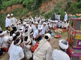 人死后封建迷信活动_封建迷信导致人死亡_