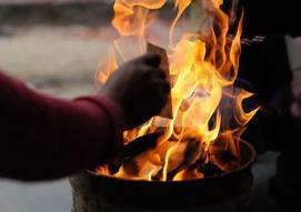 往阴间寄烧纸钱怎么写__寄纸钱给别人违法吗