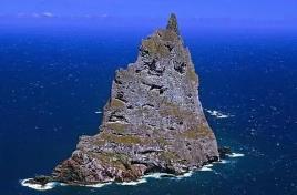 金字塔山峰__金字塔顶峰为什么爬不上去