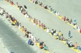 11名催债人长达一__破碎海滩之战完成不了