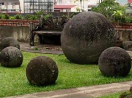 巨形石球__巨大的石球
